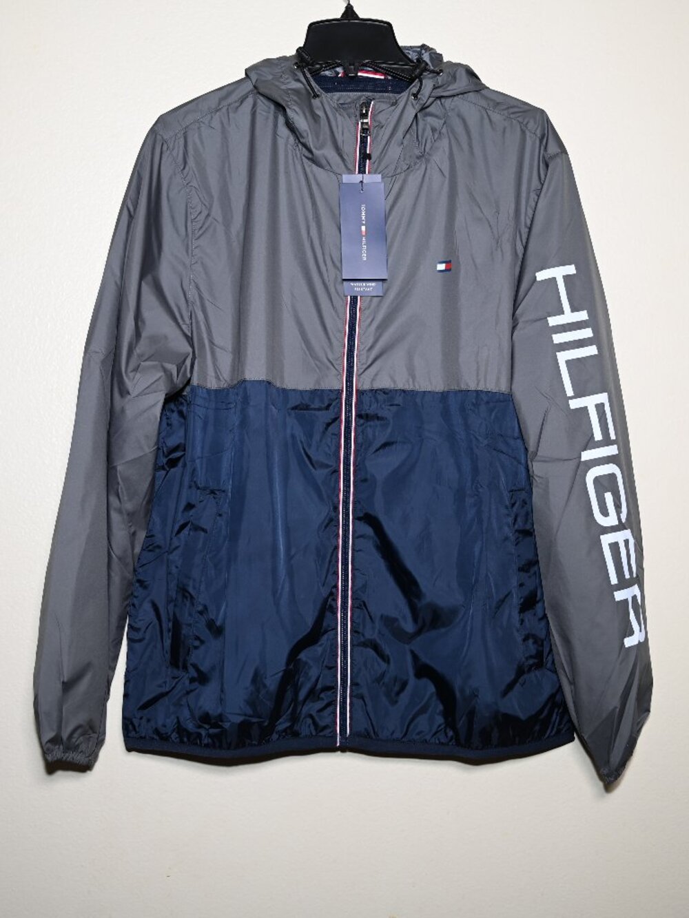 Tommy Hilfiger Men's XL Lightweight Full Zip Jacket
